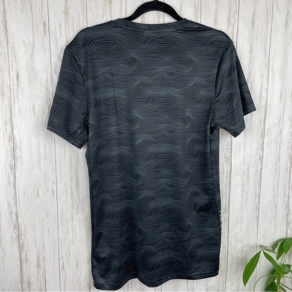 Gymshark Sport Tshirt Black Print Small - Picture 6 of 7